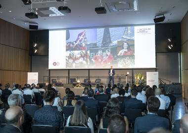 Investment Summit Sprecher und Zuhörer